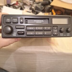 OEM Honda AM/FM Radio Tape Deck 39100-S84-A020-M1
